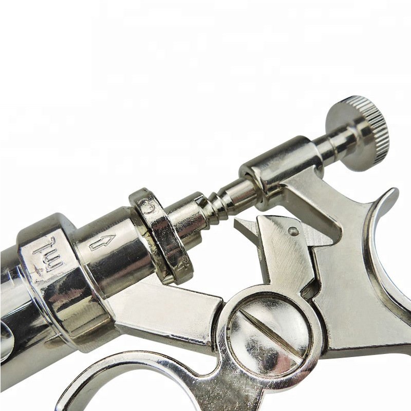 GyronacMed animal semi-automatic continuous syringe is suitable for pigs, cattle, sheep and other poultry