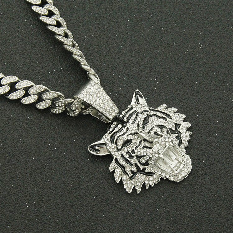 European and American Full of diamond painting gas guzzler head pendant Cuban chain necklace trendy nightclub men's necklace