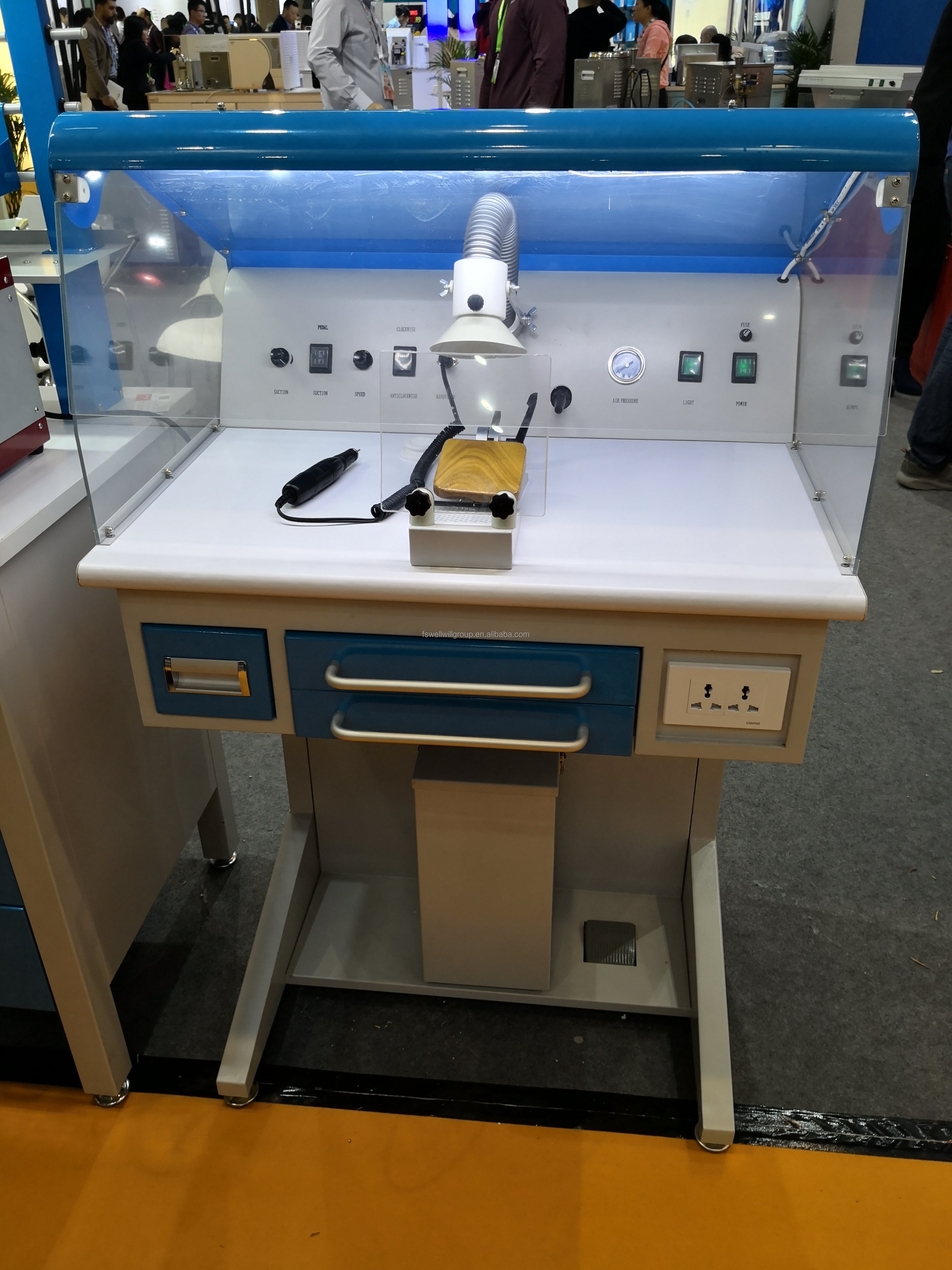 220V DS-JT5B Dental WorkstationWith Handpiece And Vacuum Dental Lab Desk