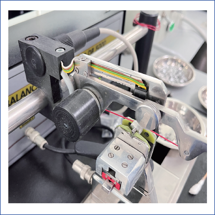 Reliable Quality Wholesale Dental Consumables Professional Pneumatic Scaler In The Mouth