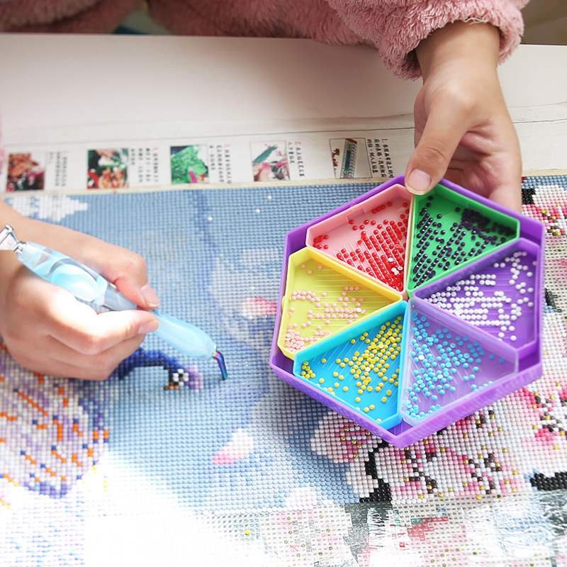 Hexagonal color tray, 28 compartment box tool set