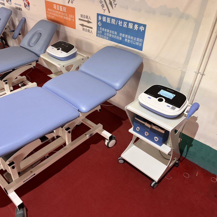 Ultrasound therapy instrument is convenient to carry for the treatment of physical pain