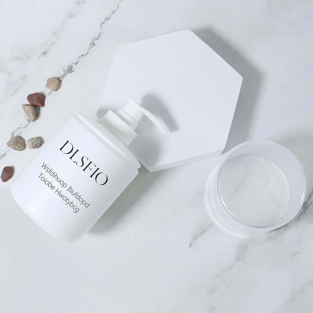 Empty Shampoo Liquid Soap Dispenser Packaging 250ml 300ml 400ml 500ml White HDPE Plastic Lotion Bottle with Silver Edge Lid