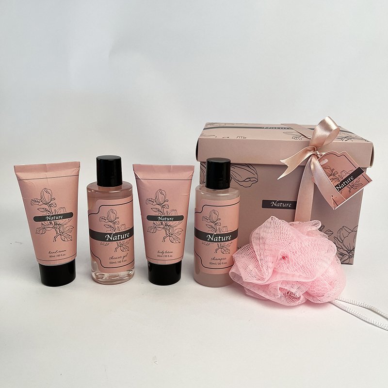 Fashional New Design Basket Body Care Set Body Wash Body Scrub and Lotion Cleaning Moisturizing Bath Gift Set for Women