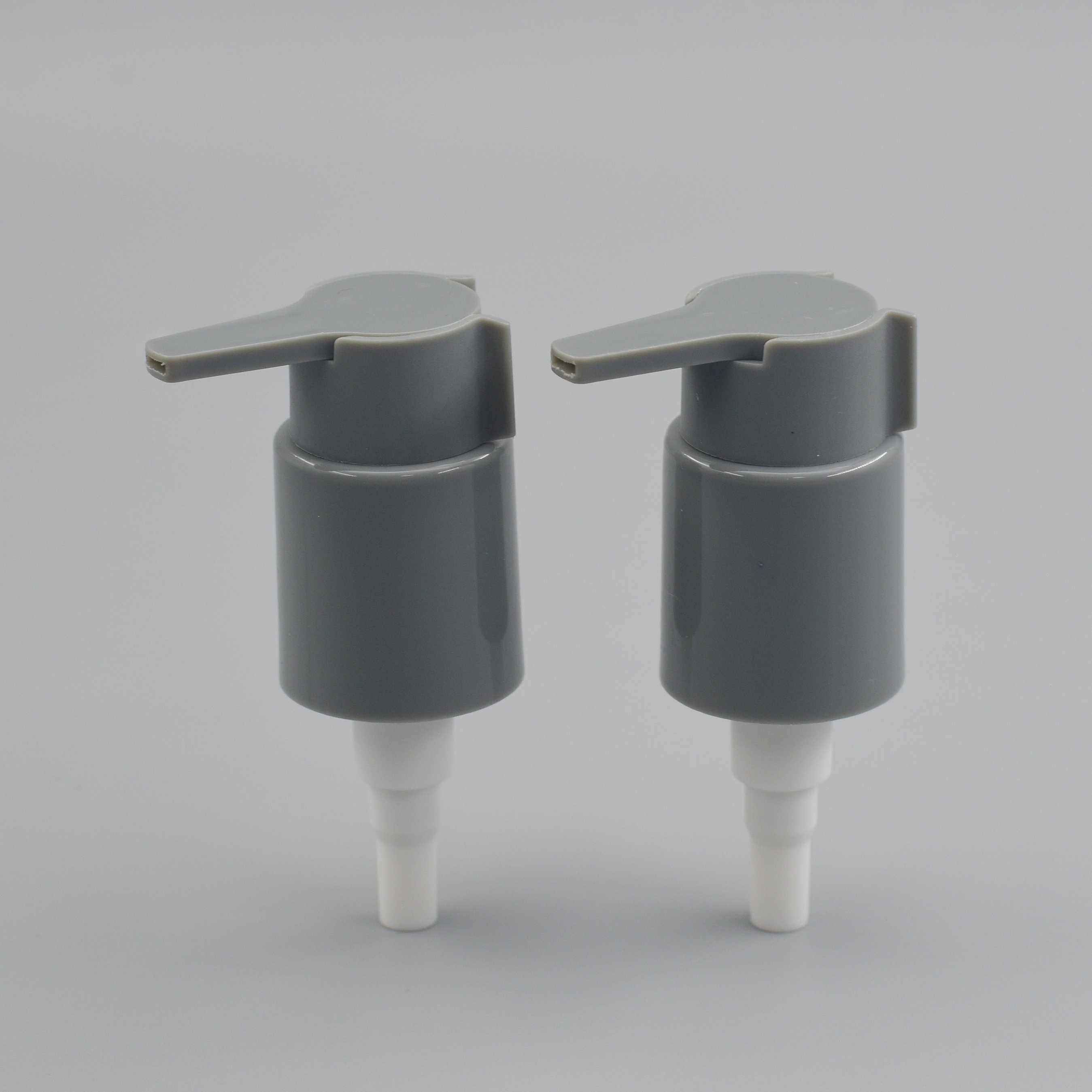 Manufacturer supply 24/410 28/410 Plastic Pp Glossy Smooth Closure Emulsion Lotion Pump Long Nozzle With Clip