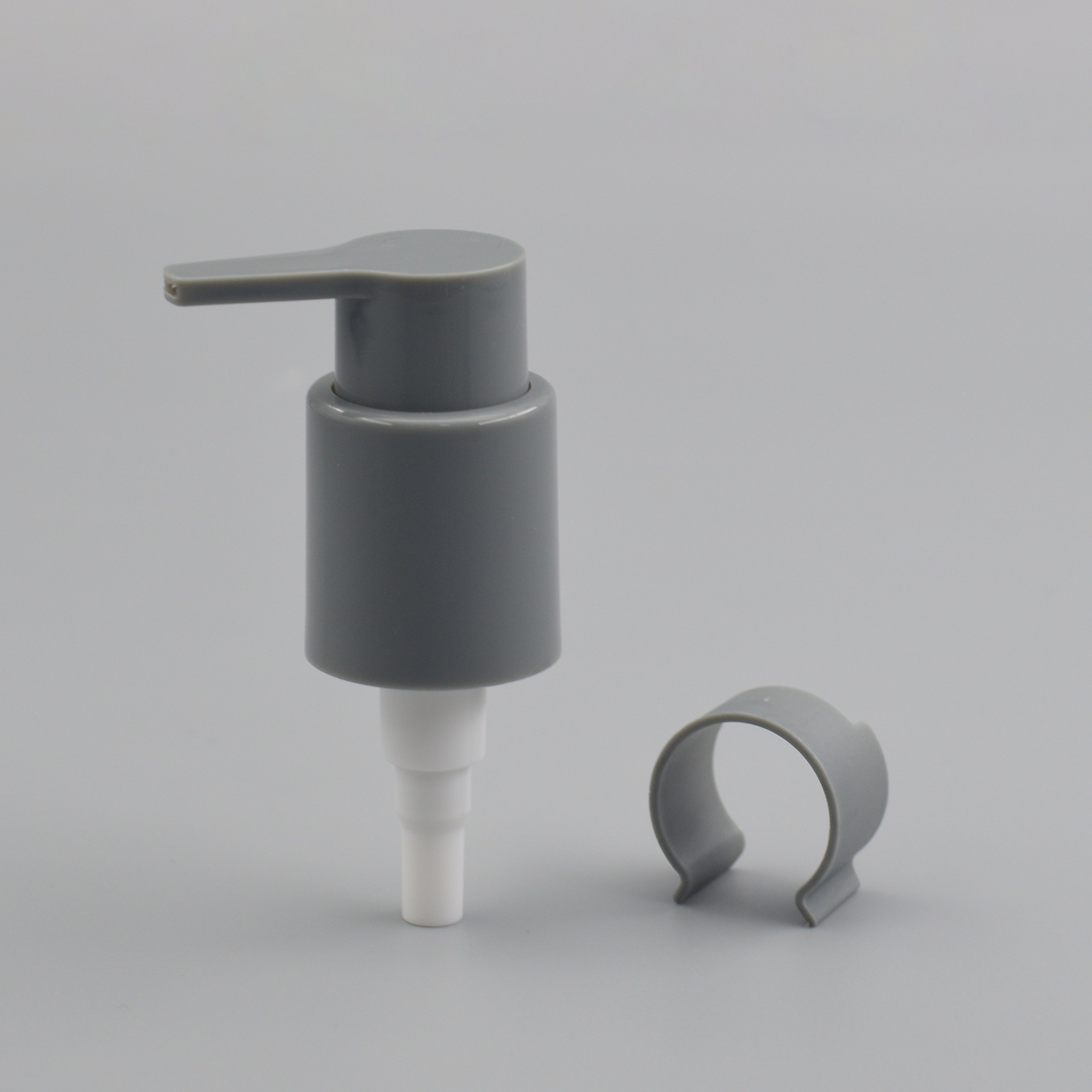 Manufacturer supply 24/410 28/410 Plastic Pp Glossy Smooth Closure Emulsion Lotion Pump Long Nozzle With Clip