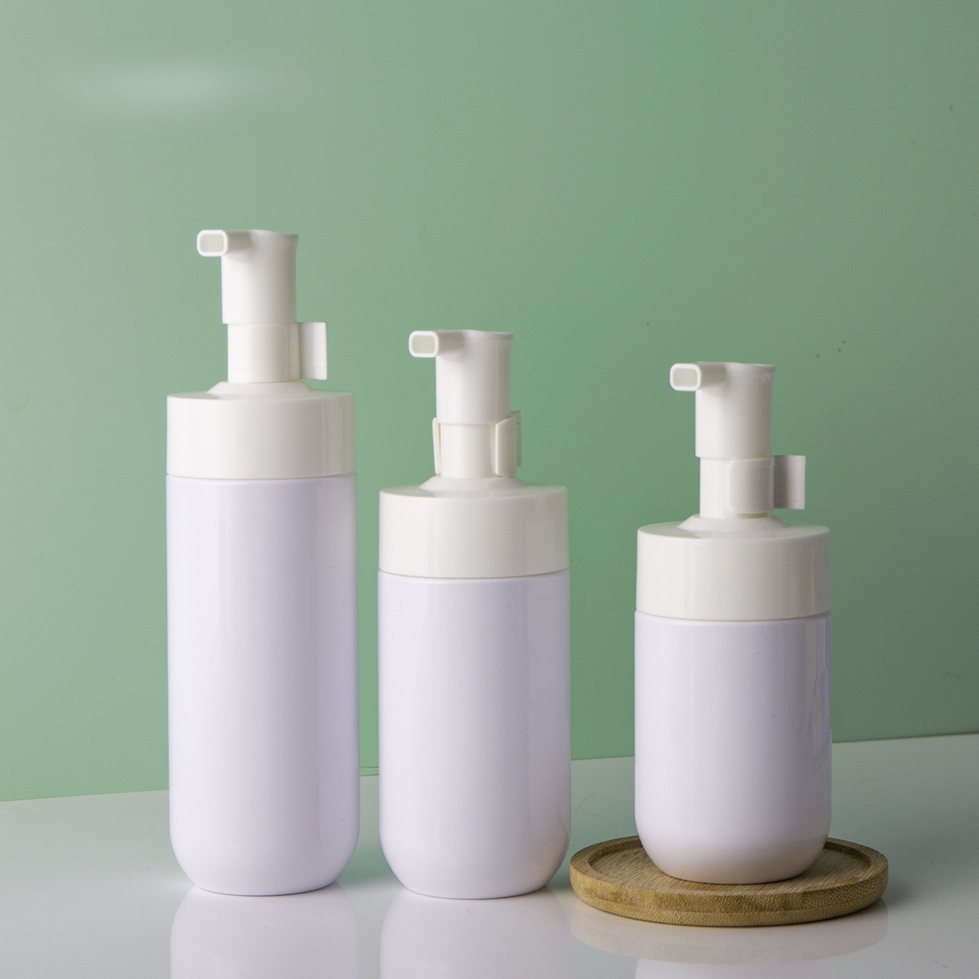 White foaming mousse bottle facial cleanser foam hand sanitizer bath gel bottle