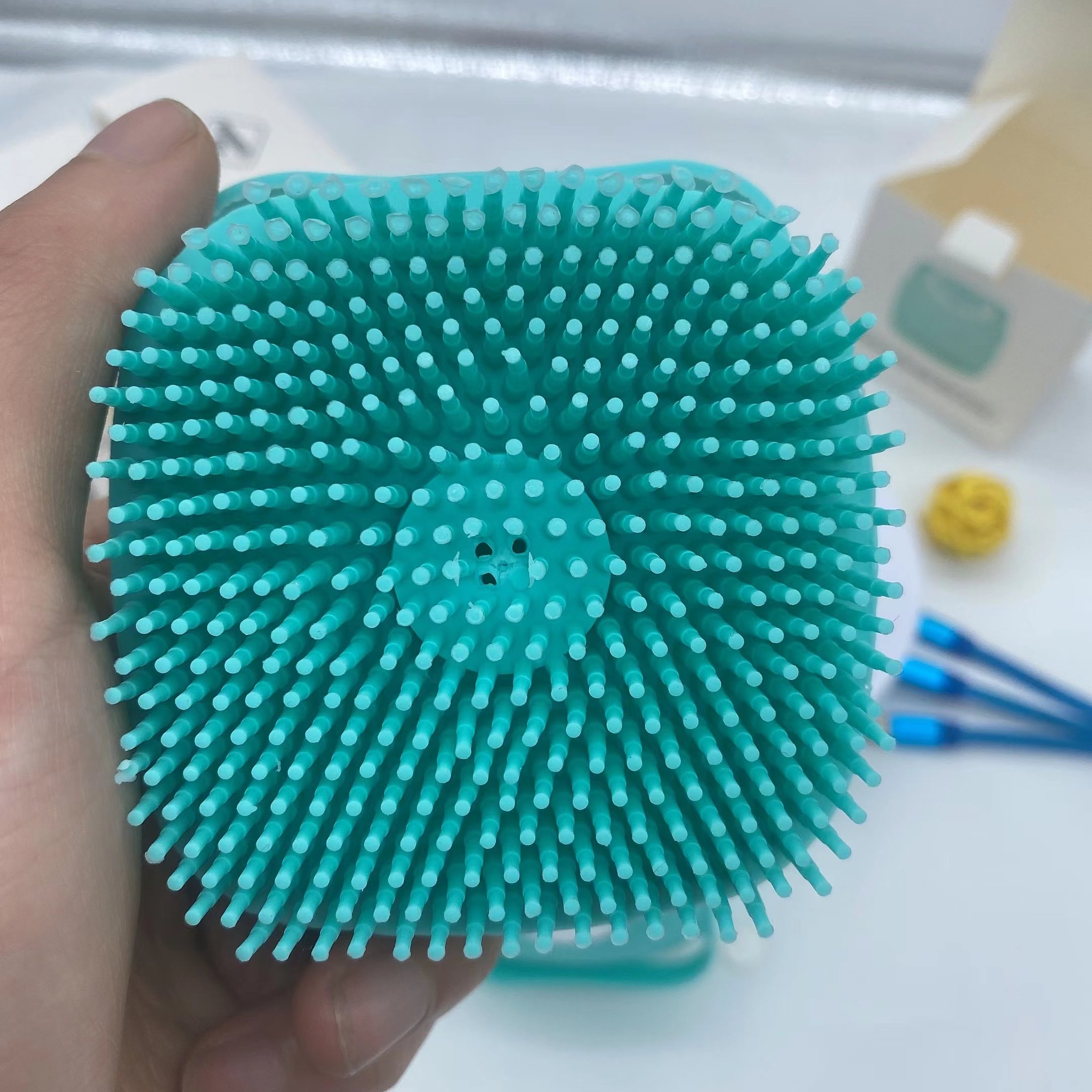 Dog Bath Brush Pet Massage Brush Shampoo Dispenser Soft Silicone Brush Rubber Bristle for Dogs and Cats Shower Grooming