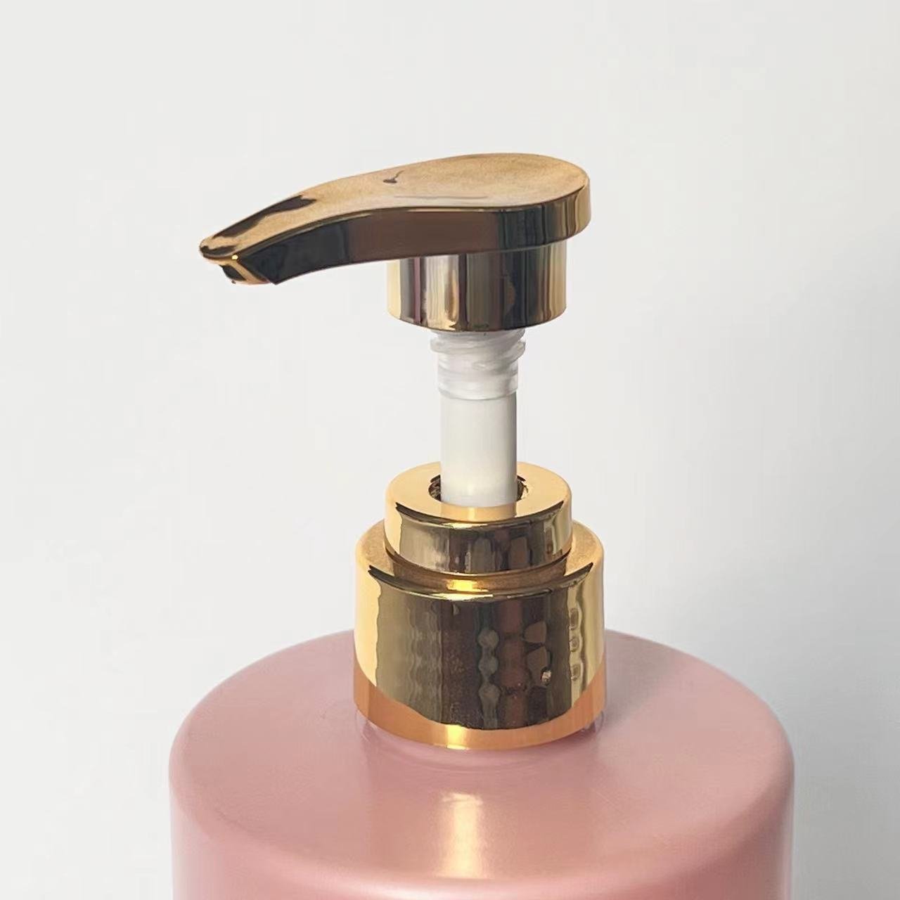 Shampoo, Serum, facial cleanser, airless plastic gold pump bottle container can be customized shower gel