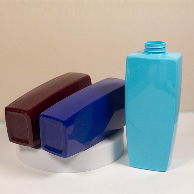 Customized 550ml High-End Square PET Plastic Cosmetic Packaging Bottle 32/410 Emulsion Pump Exclusive Logo Lotion Cap Sealing