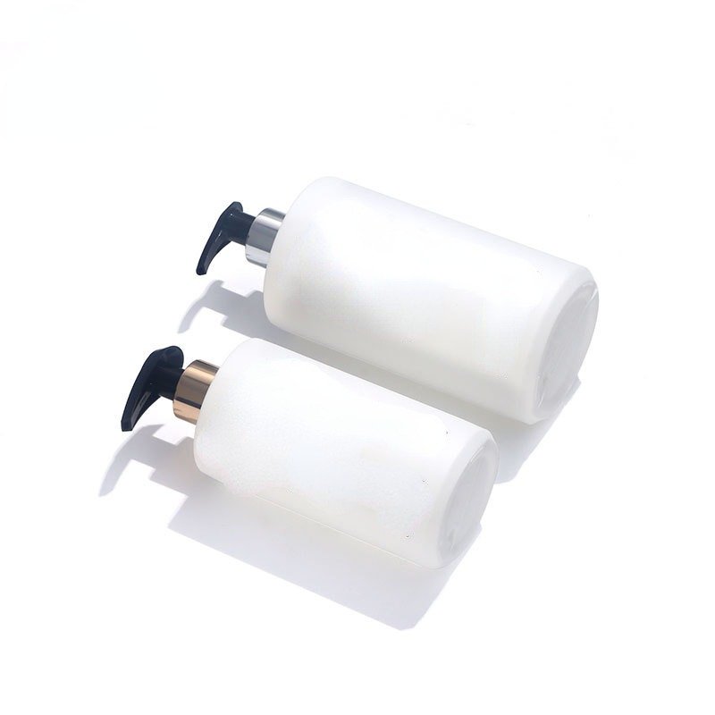 300ml 500ml white luxury HDPE plastic shower gel lotion pump bottle shampoo bottle with gold silver pump
