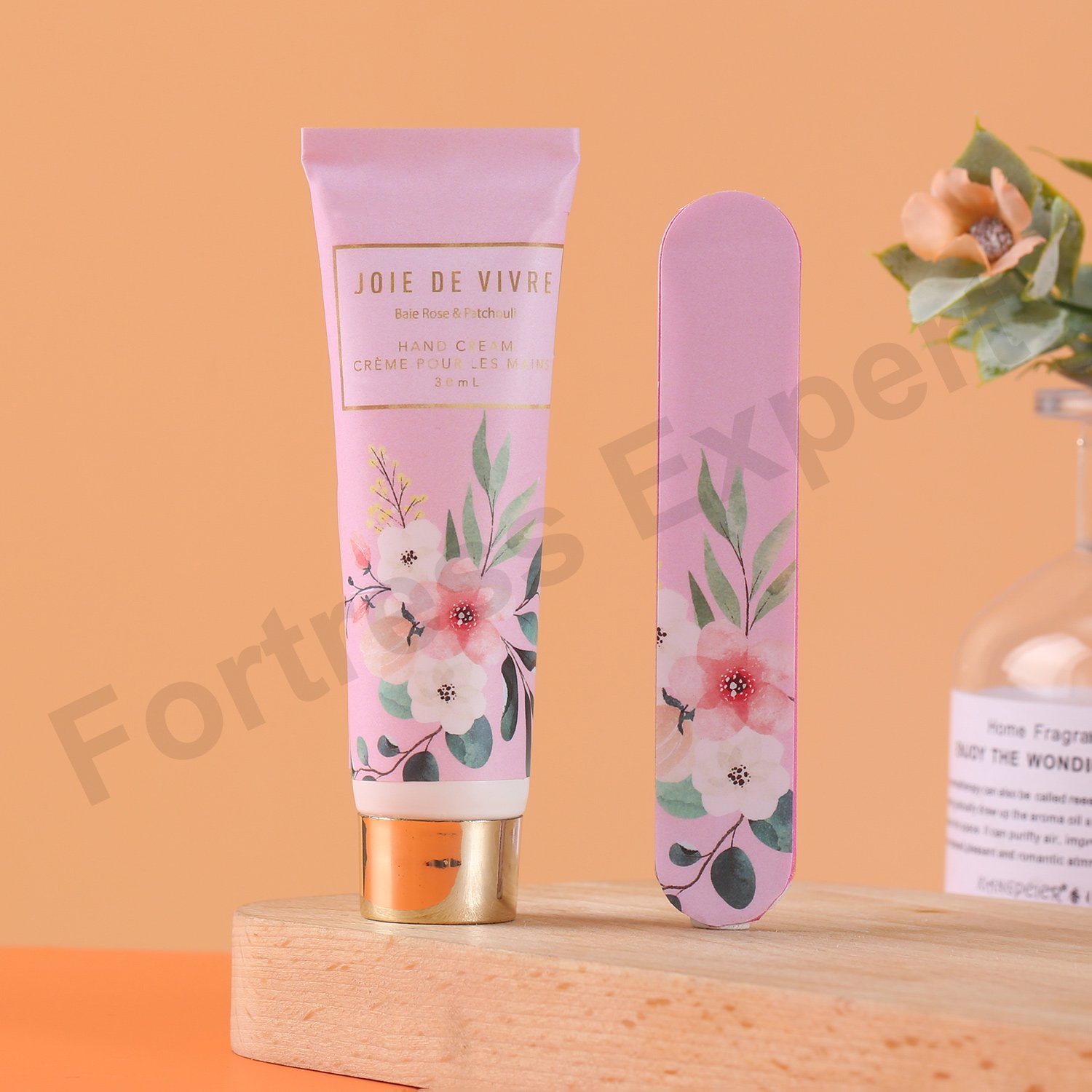 OEM ODM Private Label Natural Organic Hot selling Natural Moisturizing Smoothing Hand Cream Nail grinding Gift Set