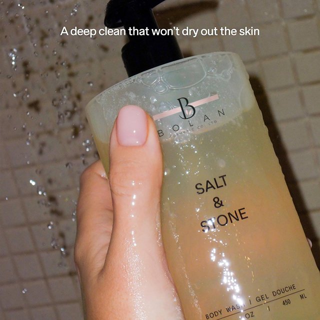 Shower gel improves texture and moisturizes body care with seaweed extract, vitamin C, soothing and enhancing collagen