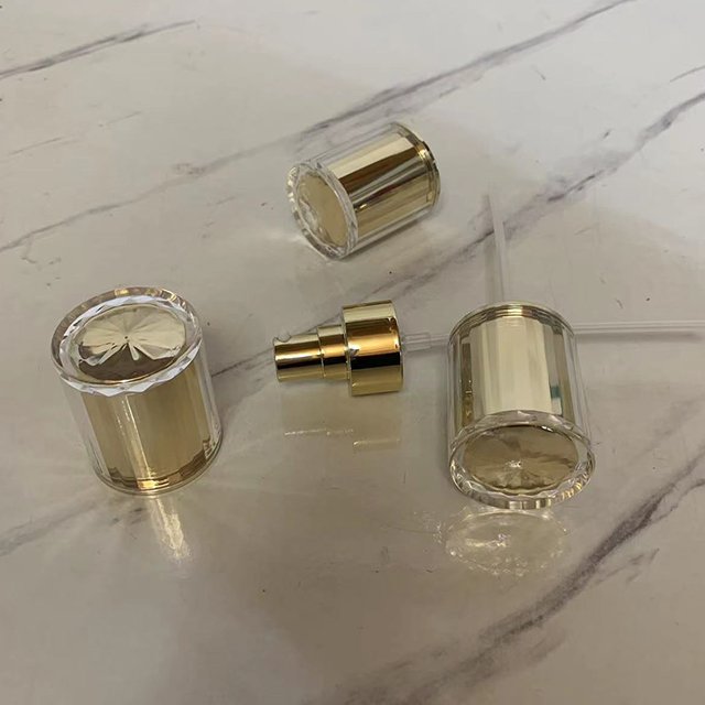 Hengjian 300ml 500ml plastic body cream bottles with gold pump plastic bottles for lotion New Arrival Luxury Cosmetic Bottle