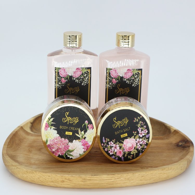 High Quality wire basket body care set Custom Fragrance Cleansing Moisturizing spa gift set for women