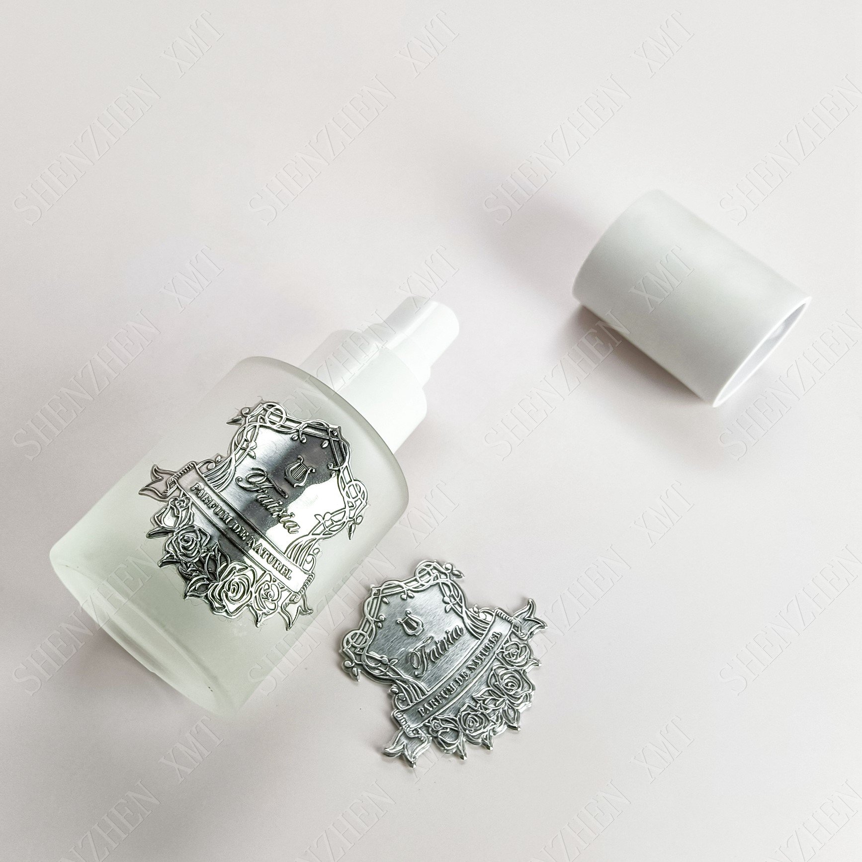 [Customized logo] Shower gel fragrance essential oil bottle universal bottle luxury OEM logo metal sticker