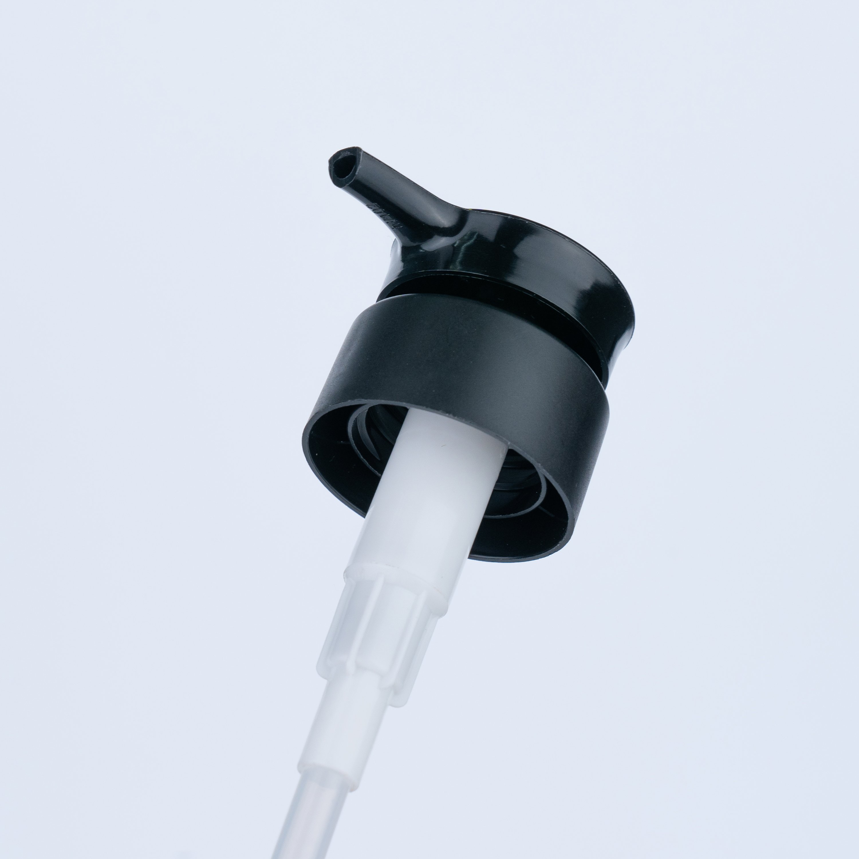 28/400 Black Hand Lotion Pump Dispenser Skin Care Liquid Soap Lotion Pump Conditioner Shower Gel Pump Dispenser