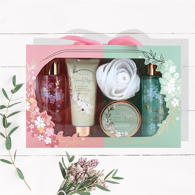 OEM Luxury Wholesale Private Label Natural Aromatherapy Spa Flower Bath Body Kit Wash Shower Gel Gift Set For Women Mother