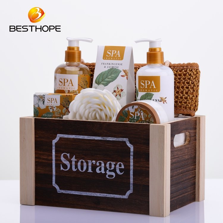 Customized fragrance oil perfume spa bath gift set with woven handbag shampoo shower gel body wash bubble bath set