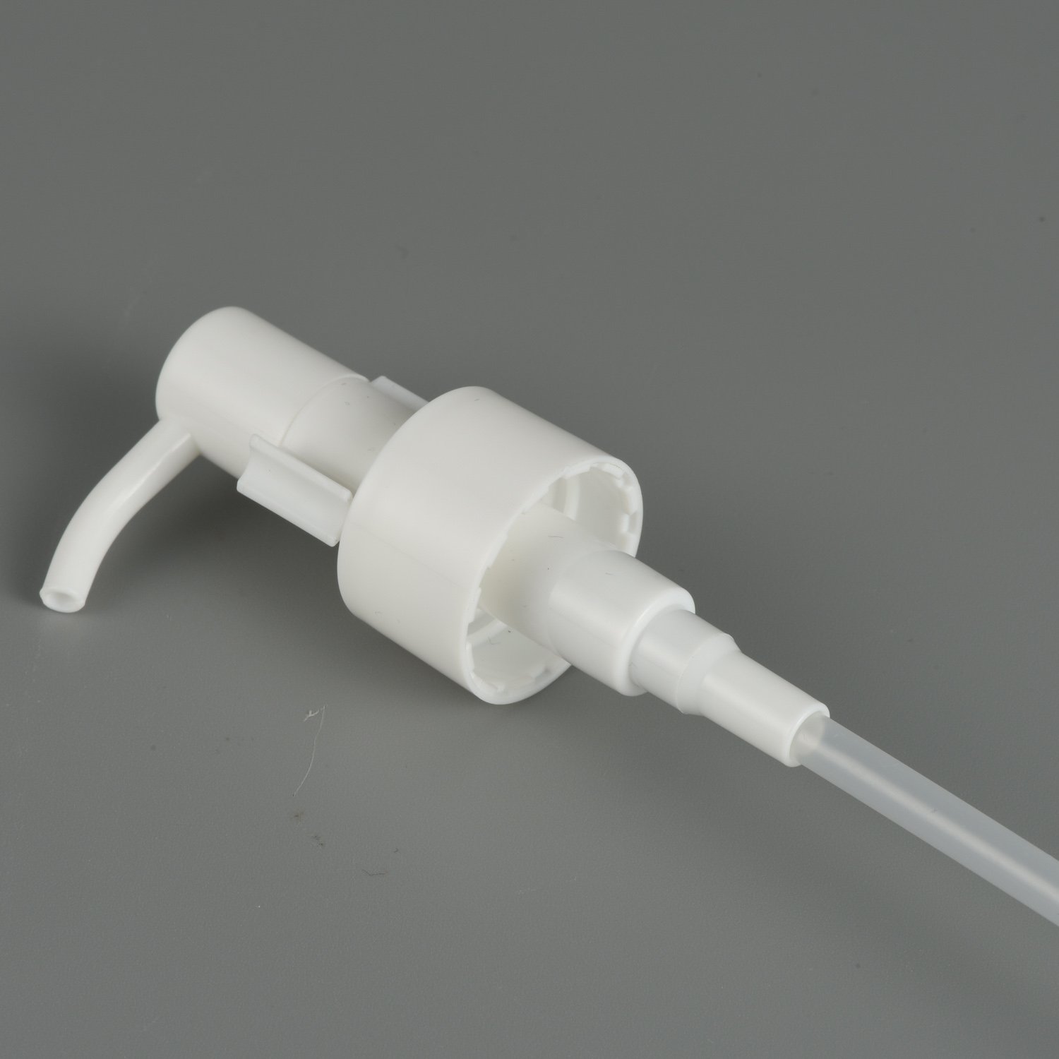 28 410 Soap Dispenser Pump Black White PP Plastic Clip Lock Oil Cream Lotion Shampoo Pump for Cosmetic