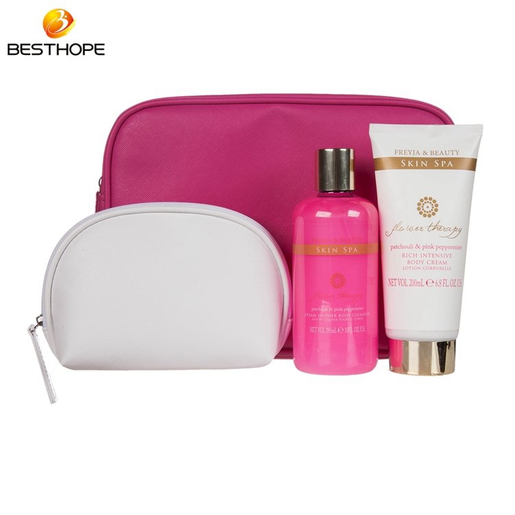 Beautiful private label customize Mother's Day body care bath gift set With 70Ml Body Lotion 25G Salt And Socks