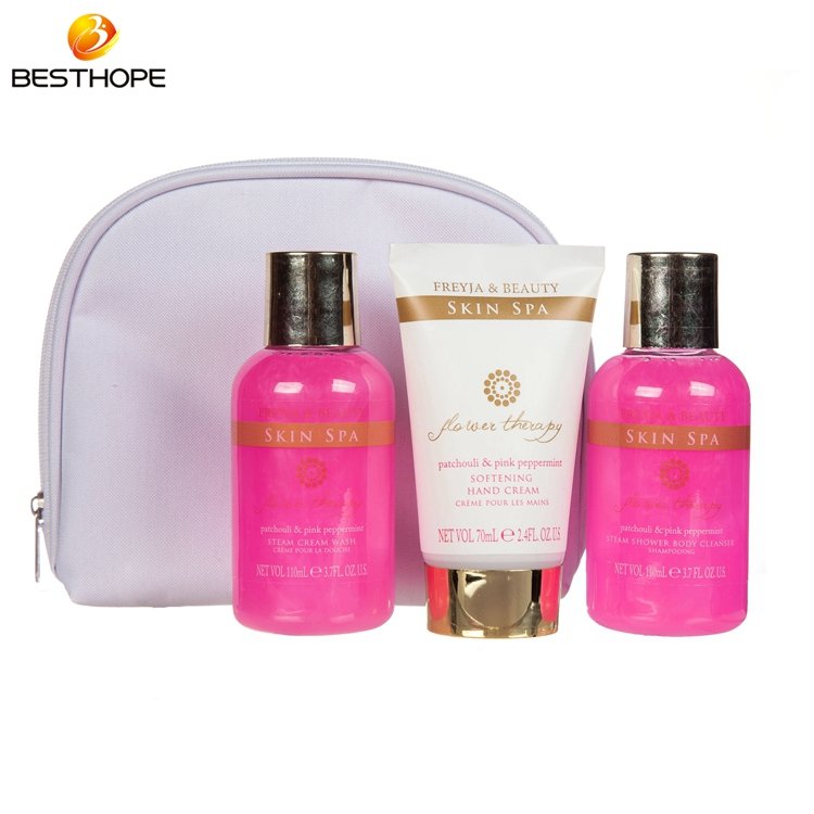 Beautiful private label customize Mother's Day body care bath gift set With 70Ml Body Lotion 25G Salt And Socks