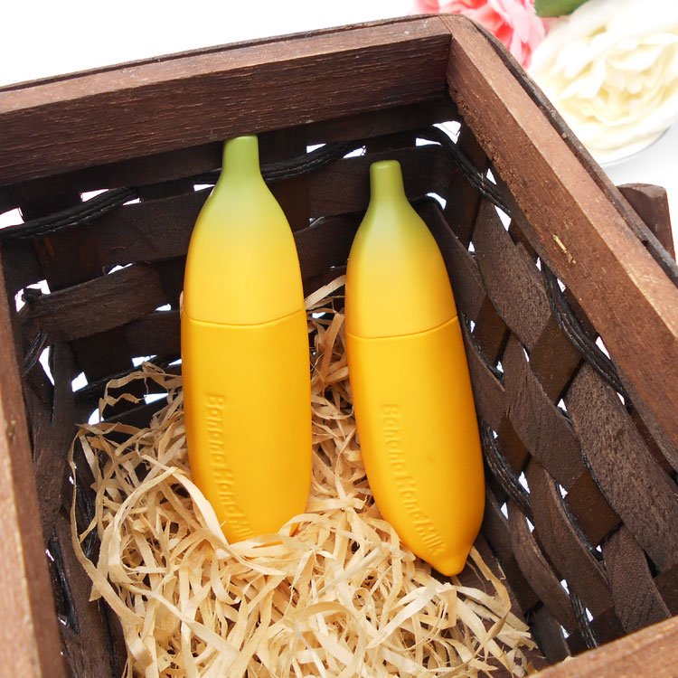 Customized logo portable packing natural ingrdients banana shaped kids body lotion