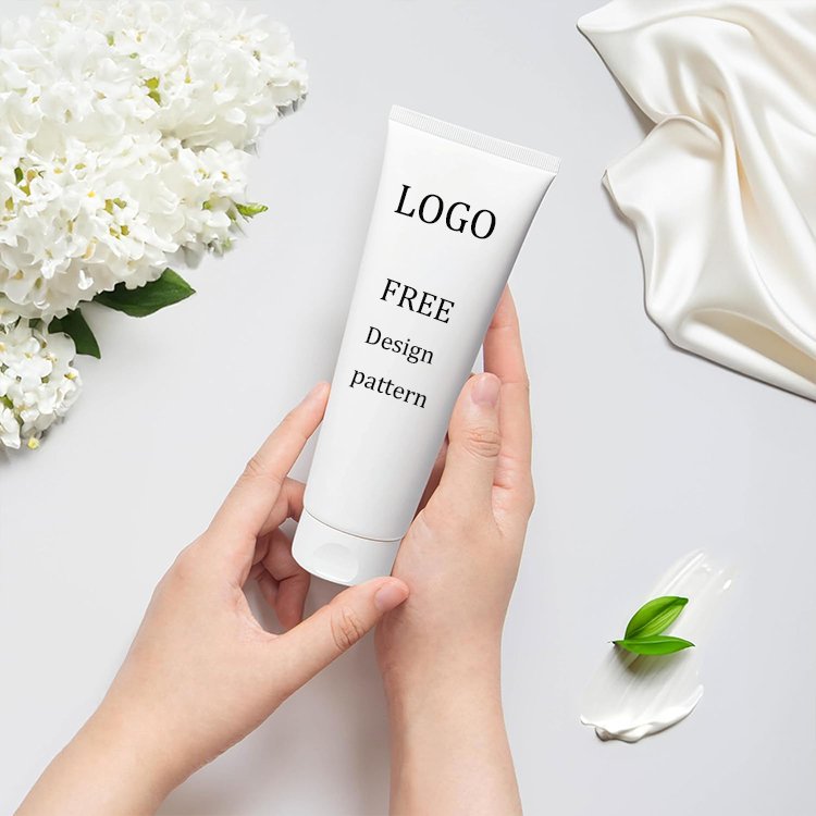 Factory Price OEM Own Brand Body Lotion Vitamin c for Women Body Cream for Dark Skin Whitening Body Lotion