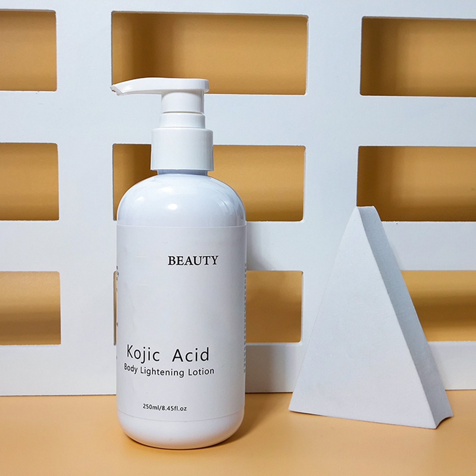 Private Label Kojic Acid Body Lotion Skin Brightening Body Face Lotion For Moisturizer Glowing Skin Whitening Body Lotion 250ML