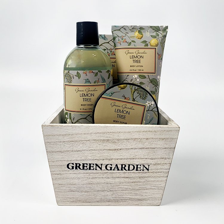 OEM Wholesale Luxury Valentines Natural Bubble Spa Shower Bath Gift Set Customizable Moisturizing and Cleansing Body Care