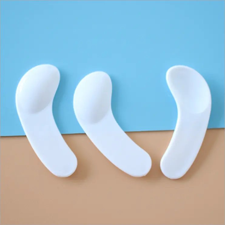 Stock Wholesale PP Plastic Small Mask Spoon Cosmetic Spatulas Makeup Tools Face Cream Mask Spoon