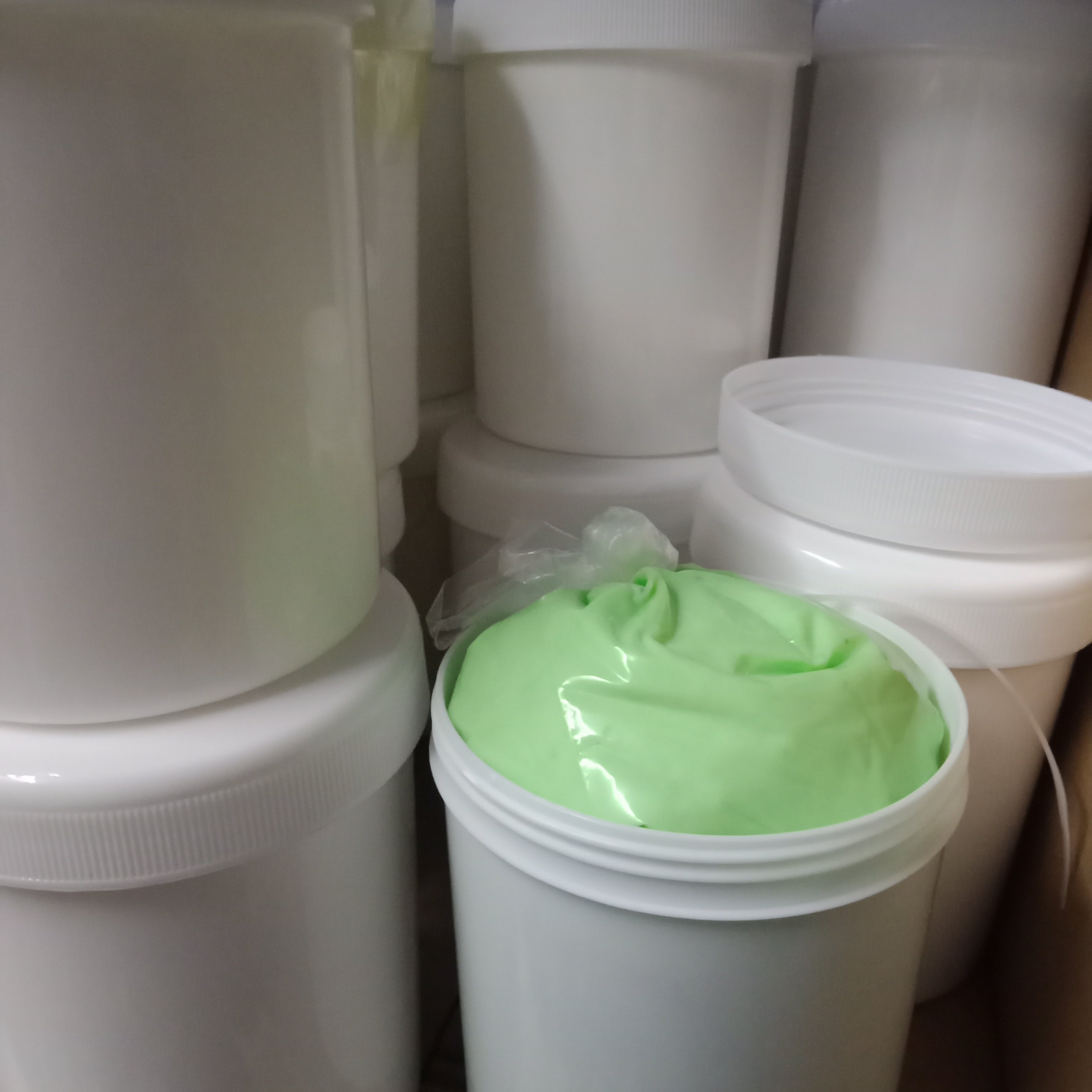 Manufacturer Wholesale Whitening Cream Semi-finished Product Whitening Cream Lightening Raw Materials face cream