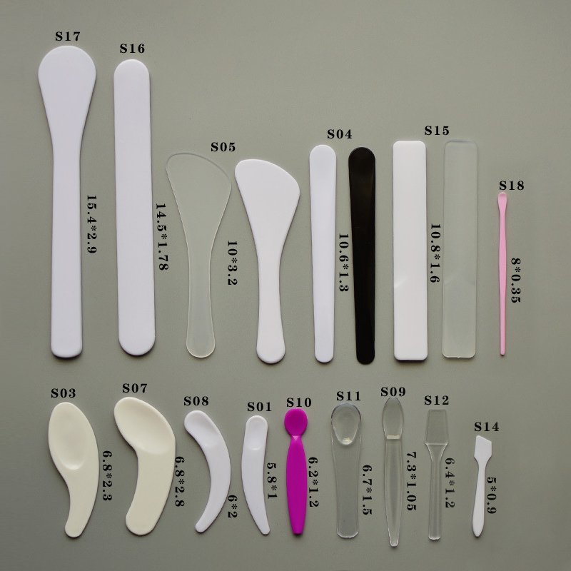 Clear Low Price Mini Cosmetic Spatula Facial Cream Spoon Plastic Small Makeup Scoop cream spoon transparent In stock