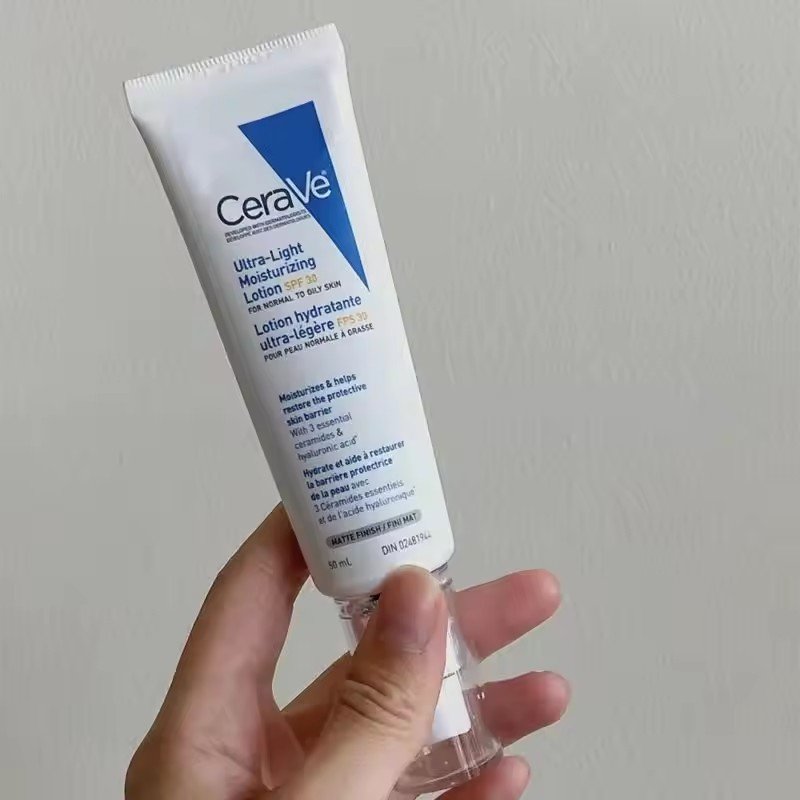 CeraVES 50ml Ultra Light Moisturizing Lotion with Sunscreen For Normal to oily Skin SPF30