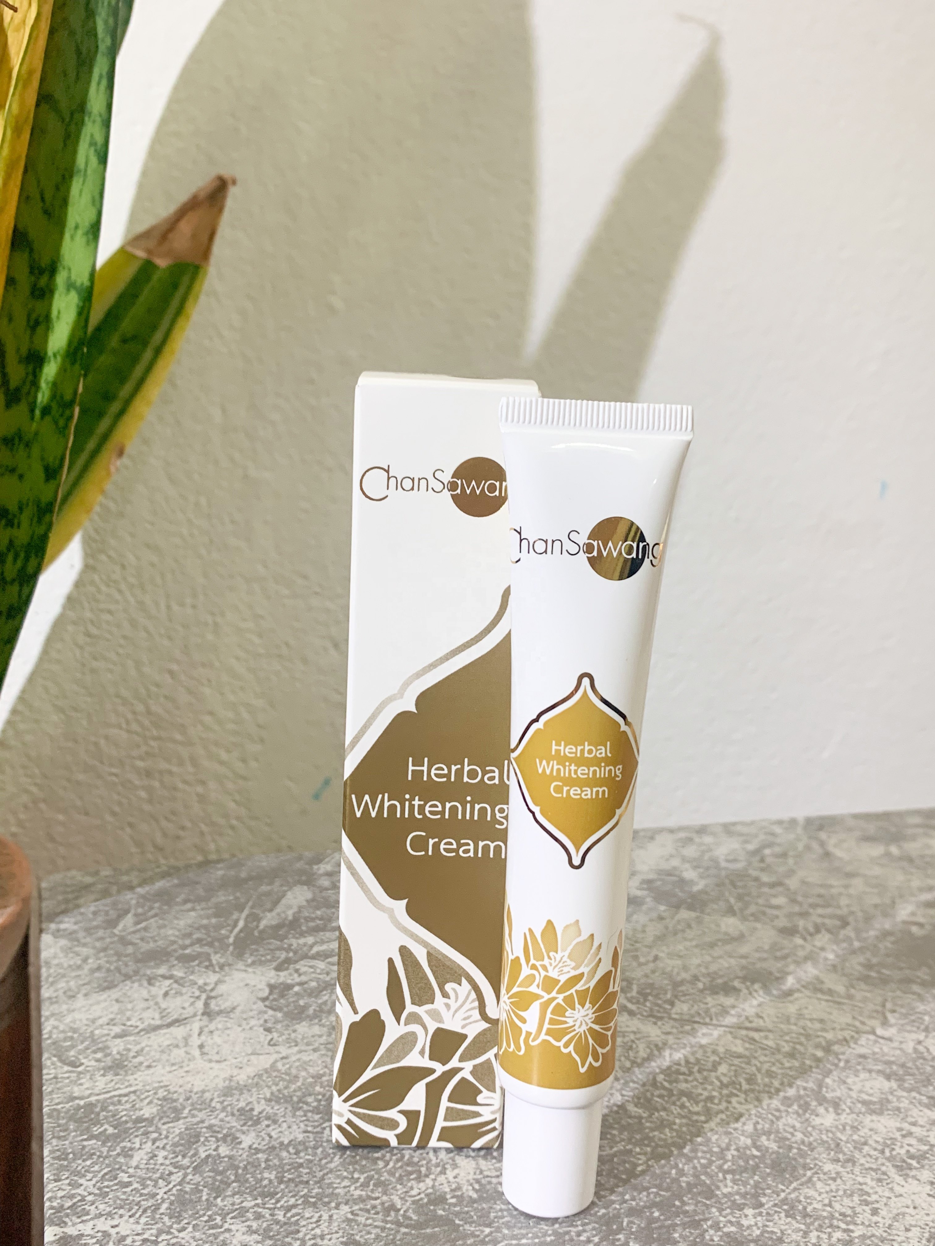 Best Thai Herbal Face Whitening Cream For Skin Lightening Anti Aging Pigmentation with Arbutin & Niacinamide Made in Thailand