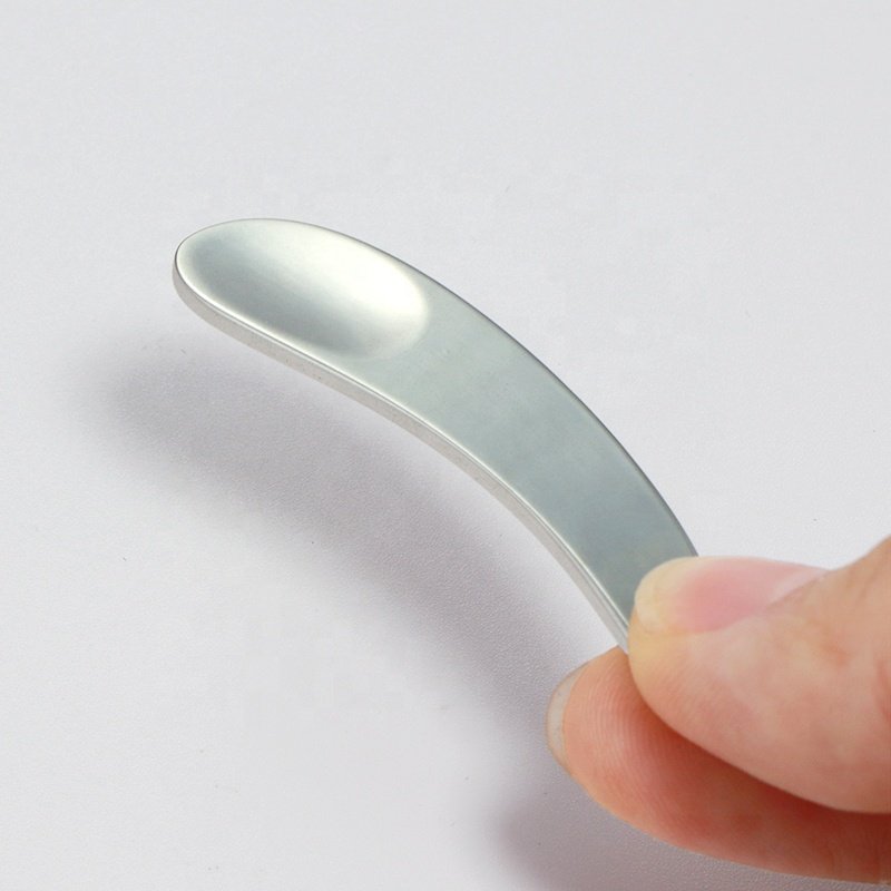 Small 5.4cm moon shape rose gold Cosmetic spatula for face cream