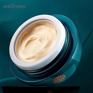 Traditional Chinese aristocratic style whitening and moisturizing face cream