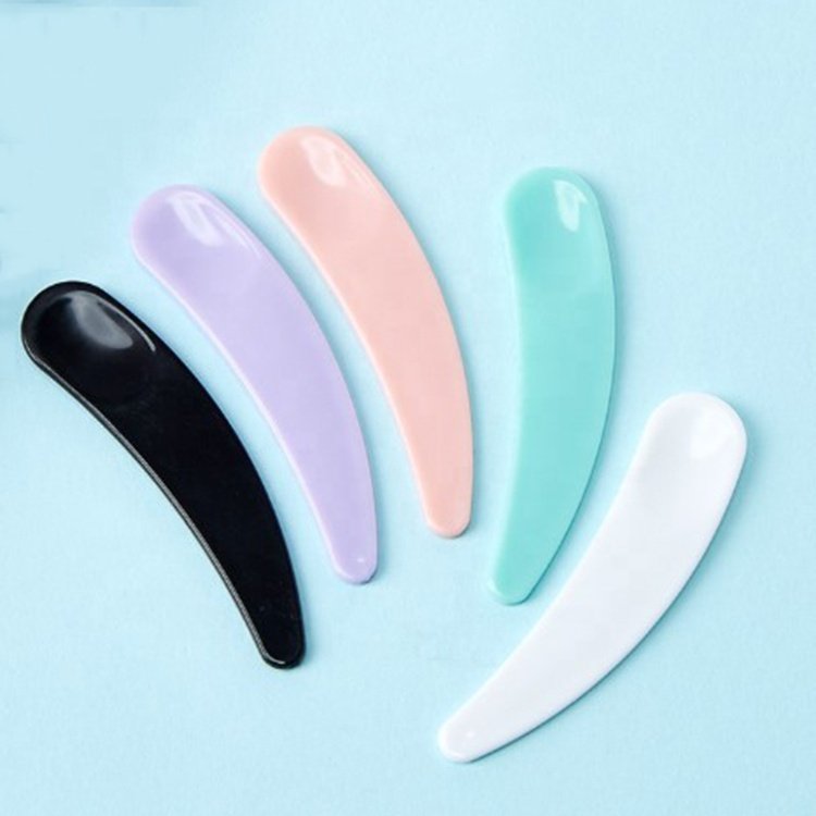 FYD Wholesale Small Plastic Spatula Spoon Scoops Stick Cosmetics Scraper Scoop FacialMask Cosmetics Spatula For Cream