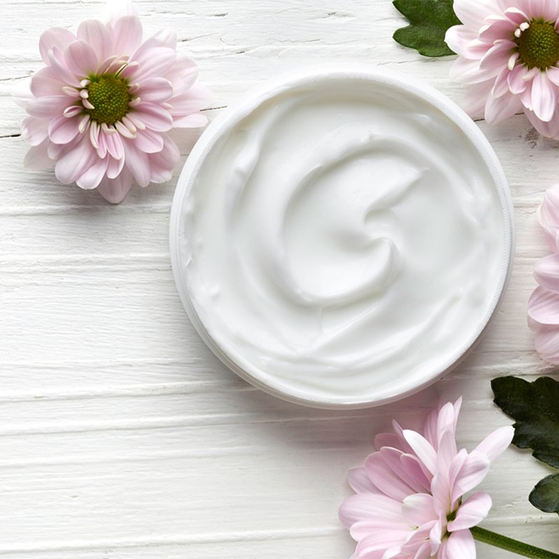 OEM Private Label 50ml Whitening Face Cream Providing Extra Nourishment Achieve Translucent and Radiant Skin