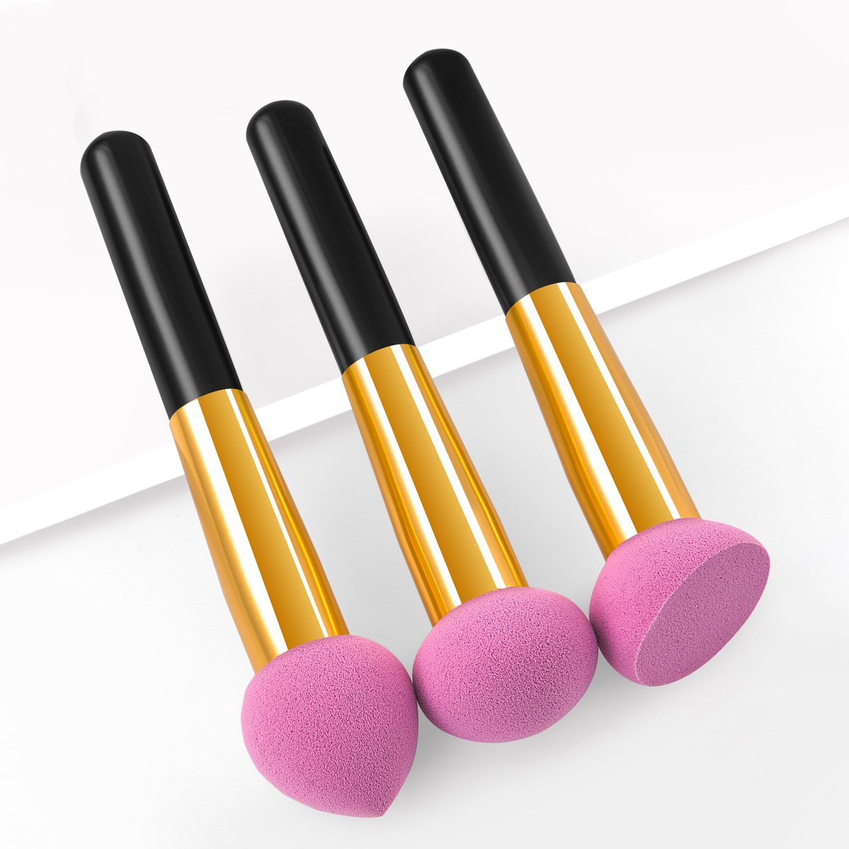 Makeup Sponge Brush with Handle Cosmetic Face Concealer Puffs for Liquid Foundation Creams Eye Shadow Makeup Sponges