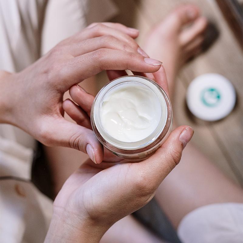Top quality Made in Italy Yule Illuminating organic Antipollution face Cream 50ml ready to ship