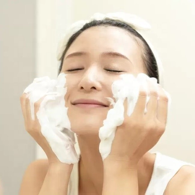 Made in Japan Best Face Wash Quasi-Drug Facial Cleanser 190g Wholesale Skin Care Product Hot Selling Products 2023 High Quality