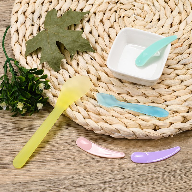 Custom White Pink Purple Green Black Plastic Spatula Face Cream Mask Mixing Spoon Cosmetic Spatulas Makeup Spoon