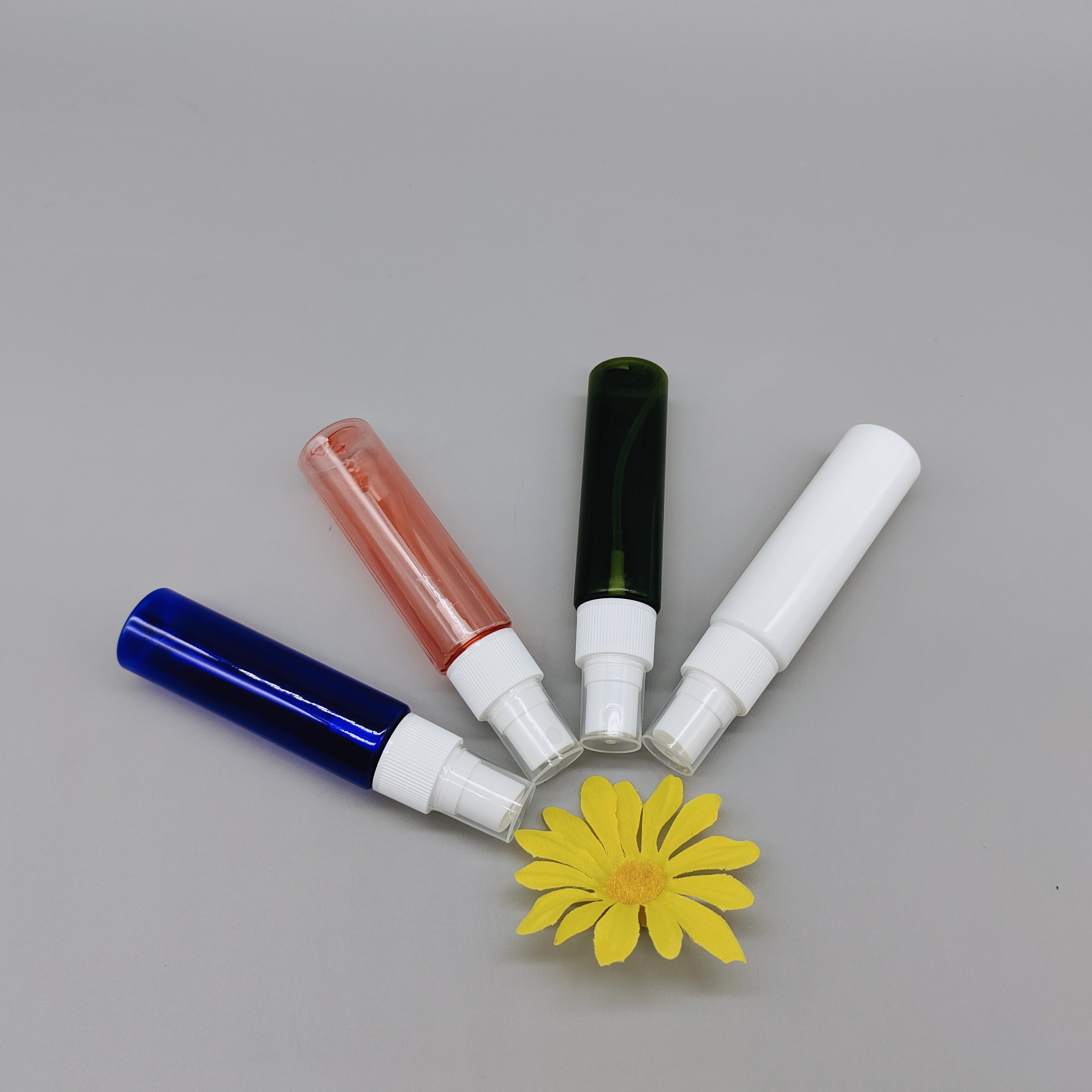 PET 35ml Colorful Plastic Spray Bottle Beauty Packaging Perfume Mouth Breath freshener Packaging