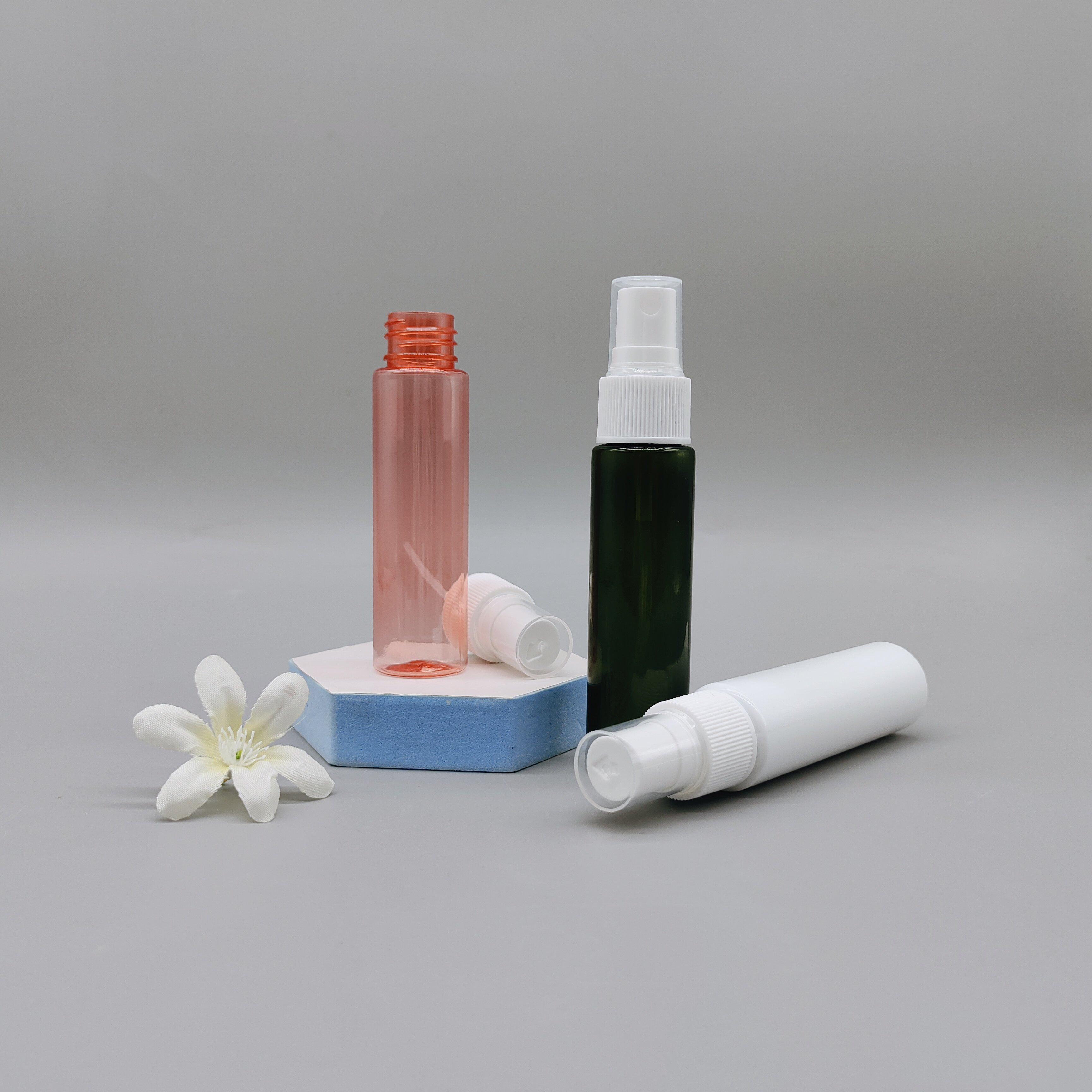 PET 35ml Colorful Plastic Spray Bottle Beauty Packaging Perfume Mouth Breath freshener Packaging