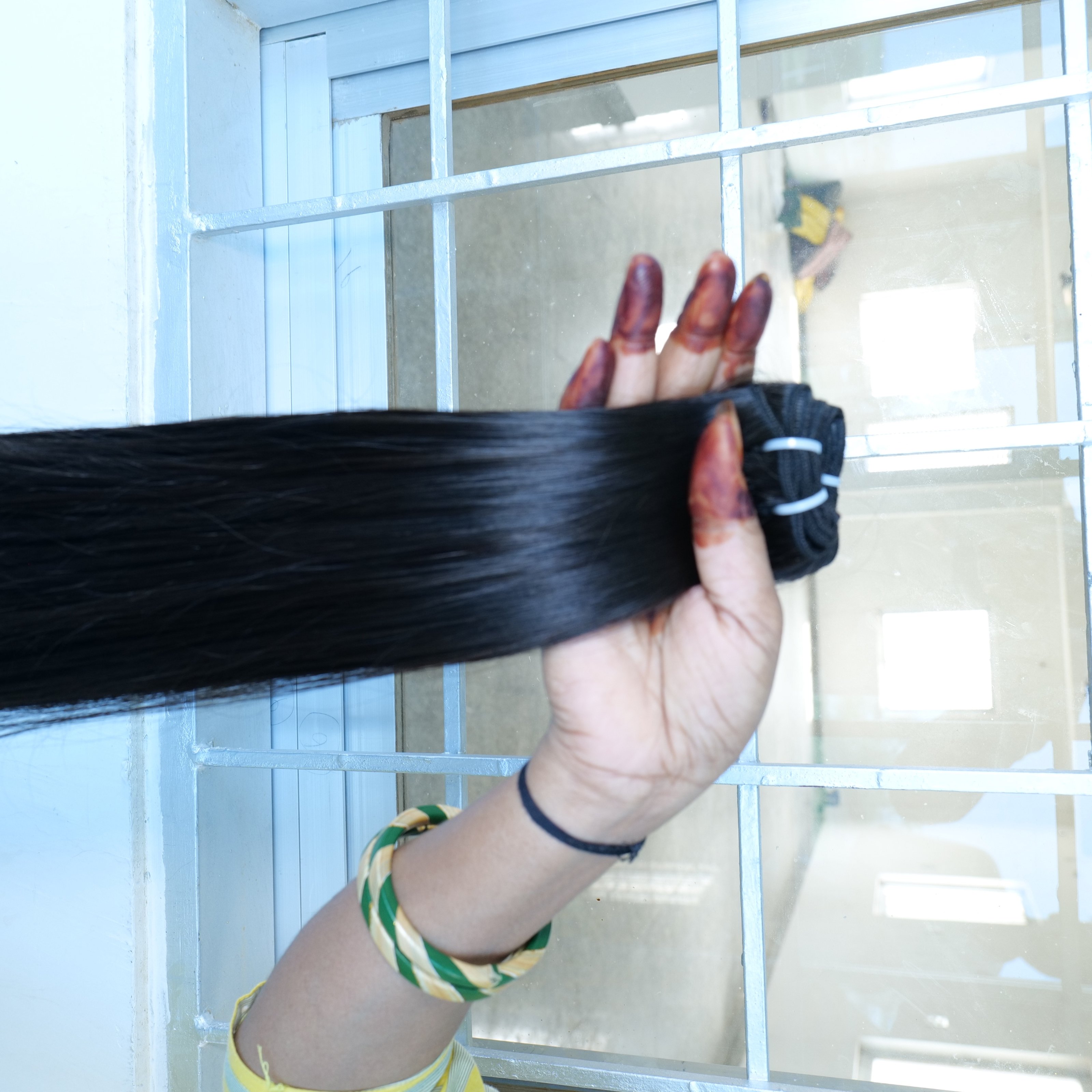 Wholesale raw natural 100% virgin vendor black color long straight bundles kinky south indian temple human hair Extensions