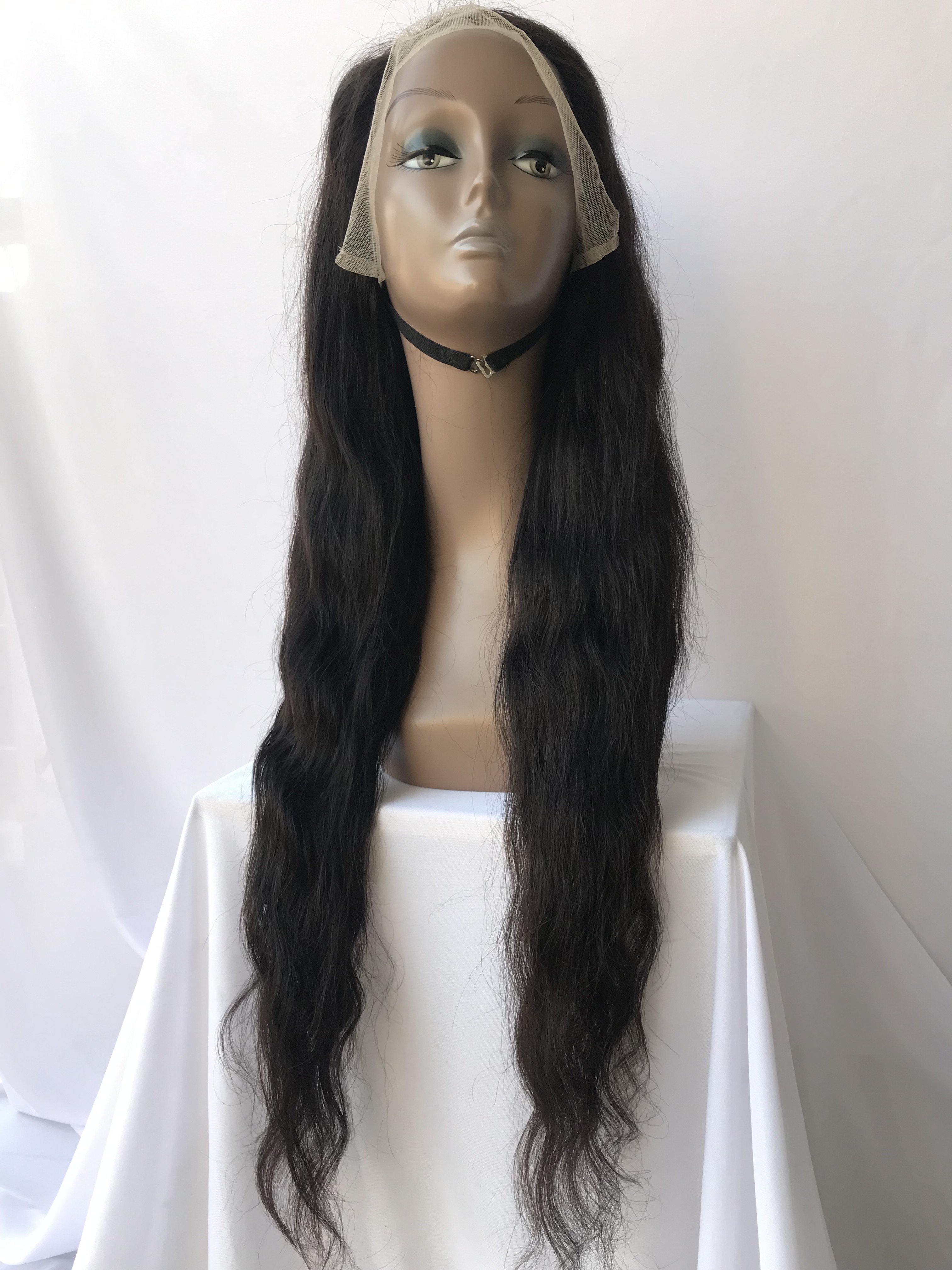 Wholesale Cambodian Indian Temple Virgin 28'' Natural Wave 13x6 Hd Lace Frontal Wig Cuticle Aligned Single Donor Indian Supplier