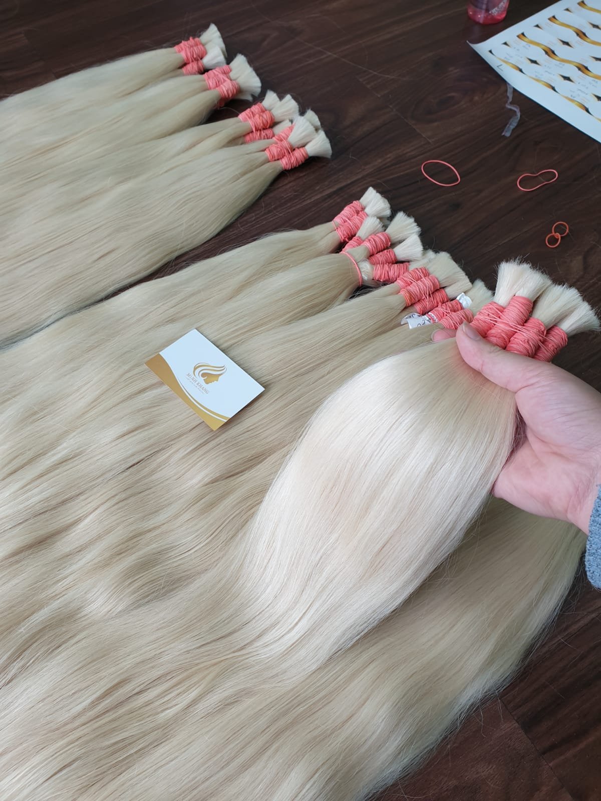 Human Hair Extensions Hair Extensions Light color Human Vietnamese hair extensions with wholesale price