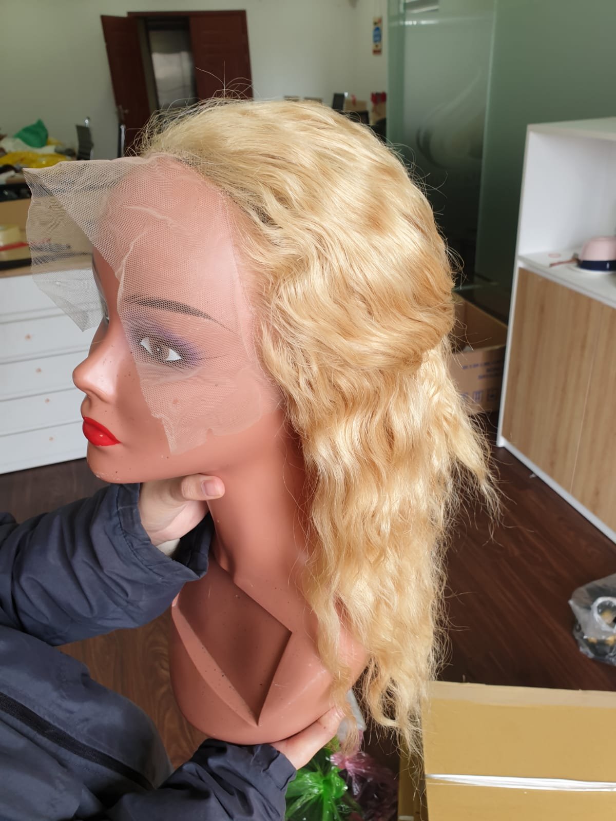 130-150 Density Glueless Human Hair Extensions & Wig Light Color Short Pre-Plucked Frontal Lace Wig Black Swiss Lace Material