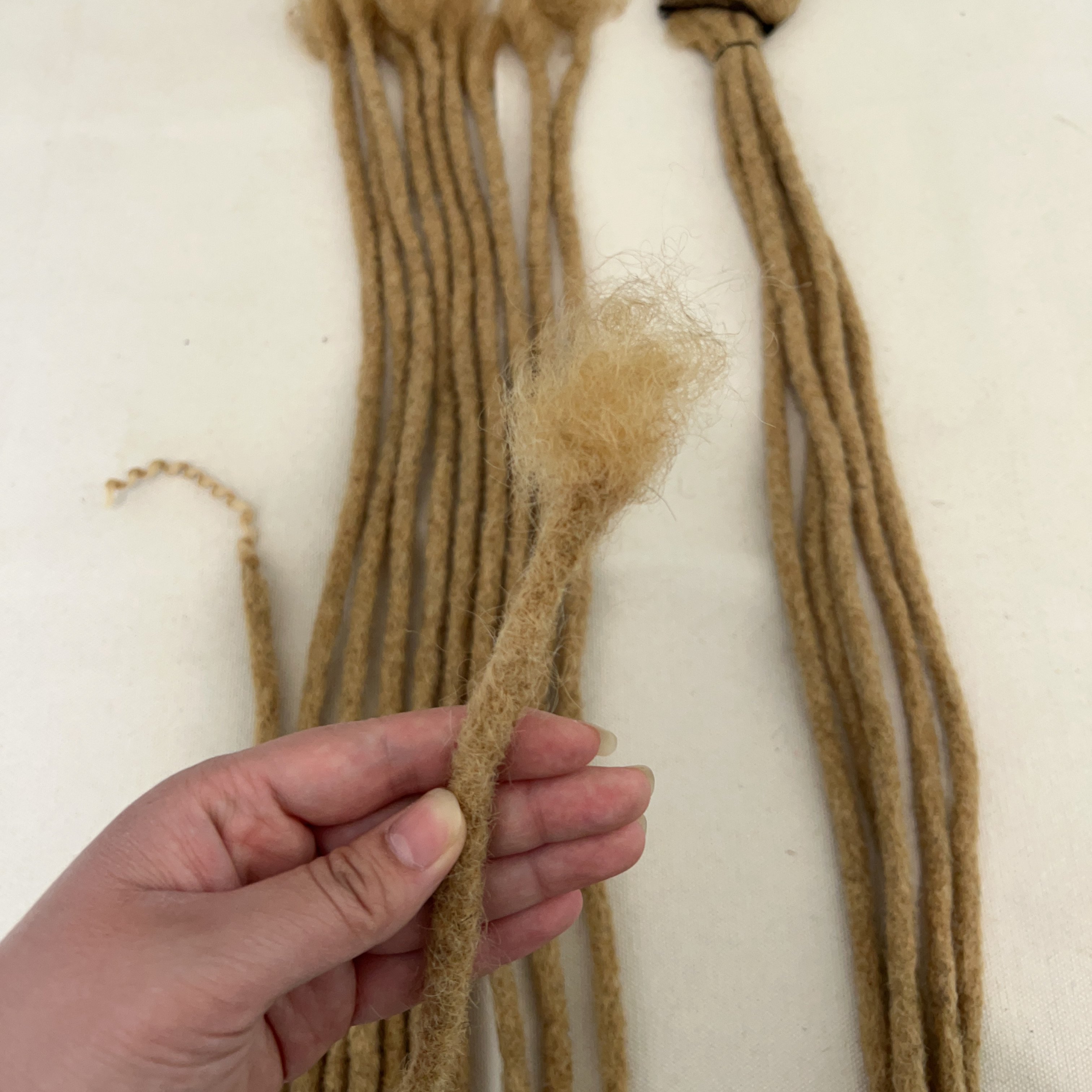 #613 color 28inch 1.2cm blonde curly ends real human hair locks for African black women braiding style Dreadlocks in stock